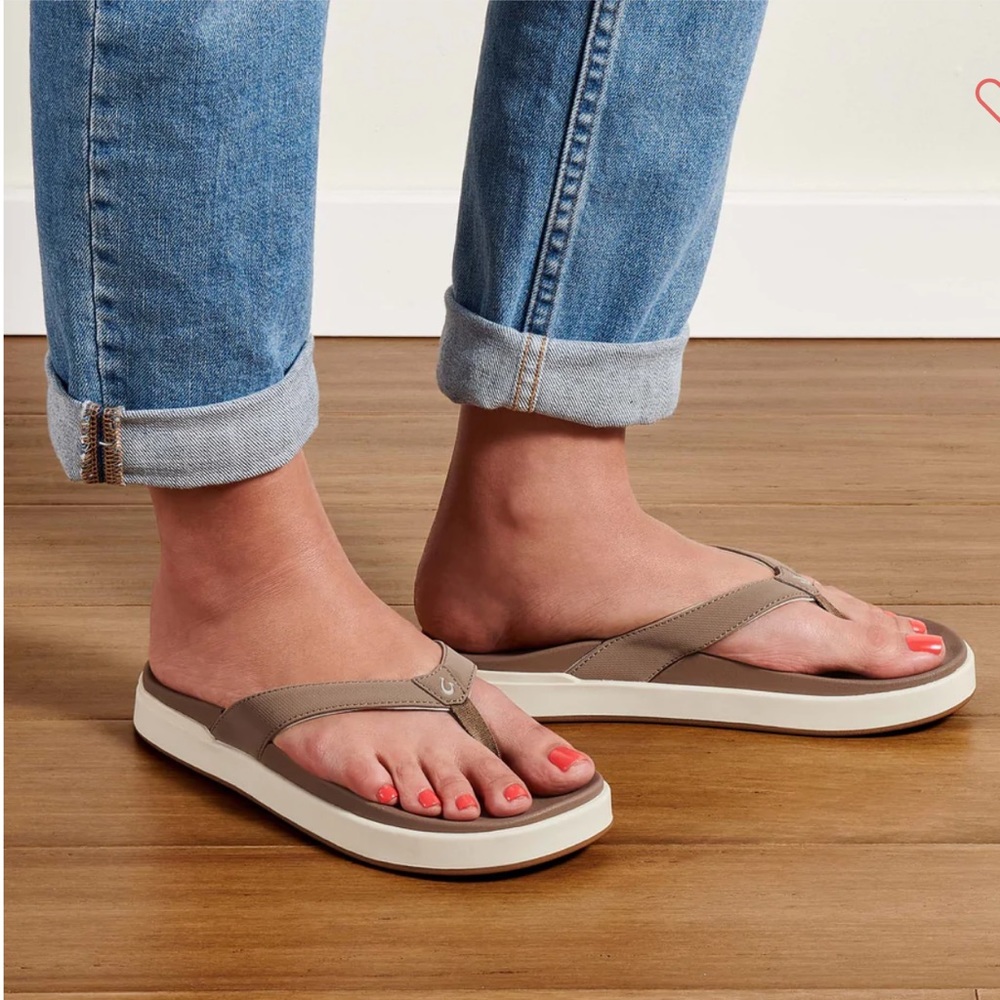 OluKai Nu‘a Pi‘o Warm Taupe size 8